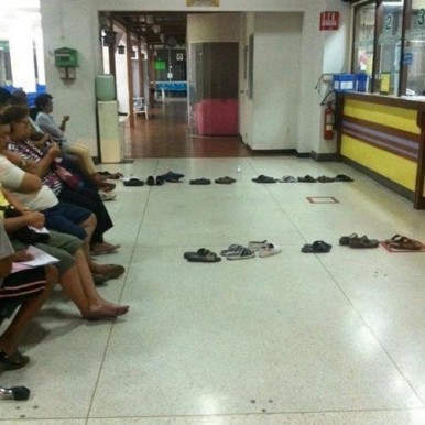 Waiting in Long Line Life Hack