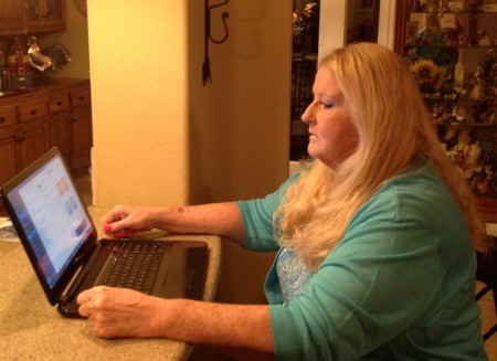 Jan Ford diagnosed with FTD researches dementia online
